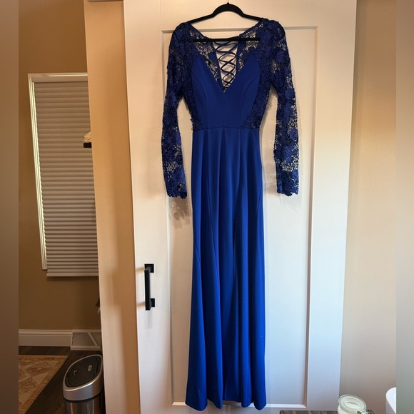 Lulus long sleeve prom dress size medium beautiful detail with lace up back - Picture 3 of 14